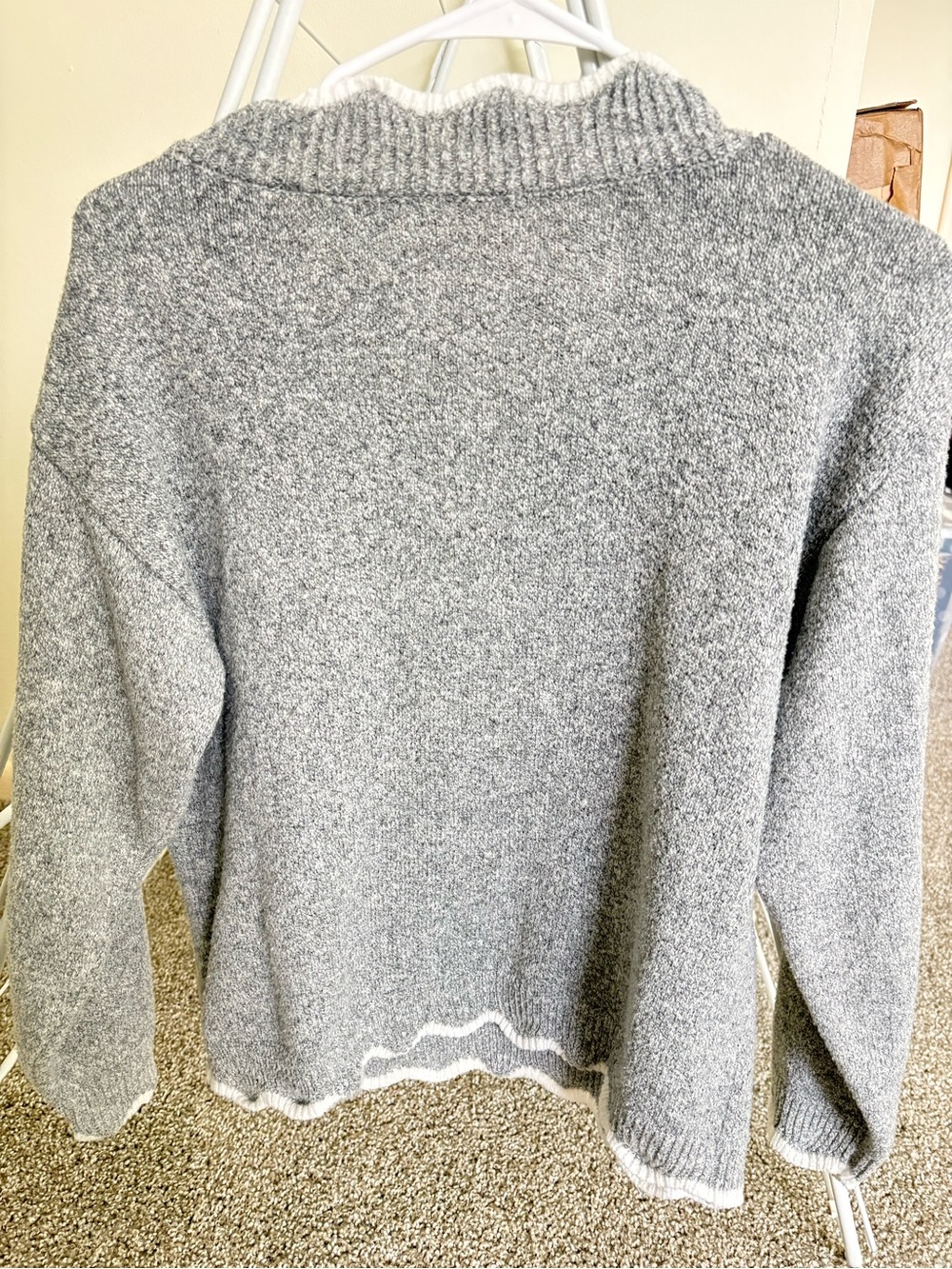 Cozy Gray V-Neck Sweater with Contrast Scallop Trim - Picture 2 of 2